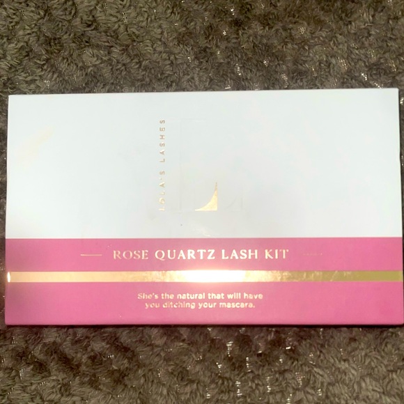 rose gold quartz magnetic lash set kit by Lola’s Lashes - Picture 7 of 11